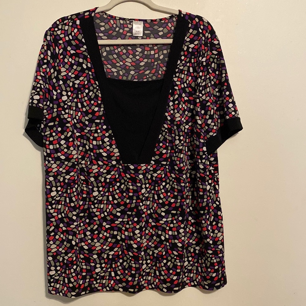 Woman’s stretchy Blouse size 3X